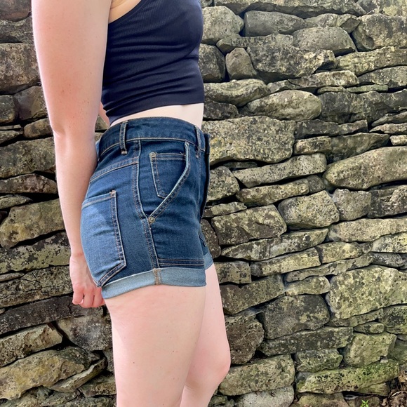 Free People - Lily Cuffed High Rise Shorts - High Waisted Dark Wash -  sz 27 - Picture 2 of 11